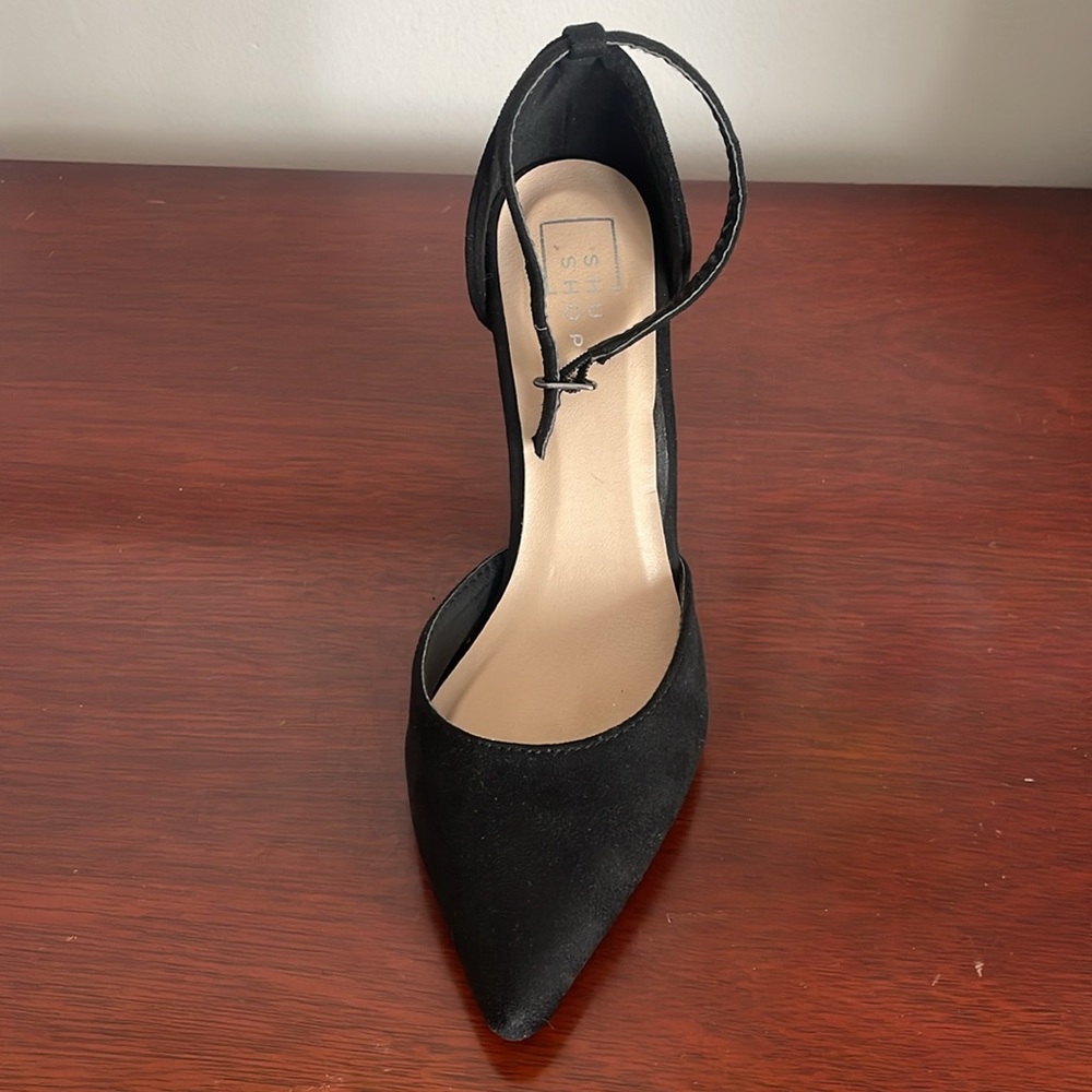 ✨Black SHU SHOP  heels that are perfect for any occasion!!
